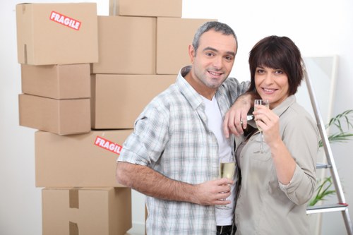 Local moving support for residential and business customers in Crystal Palace